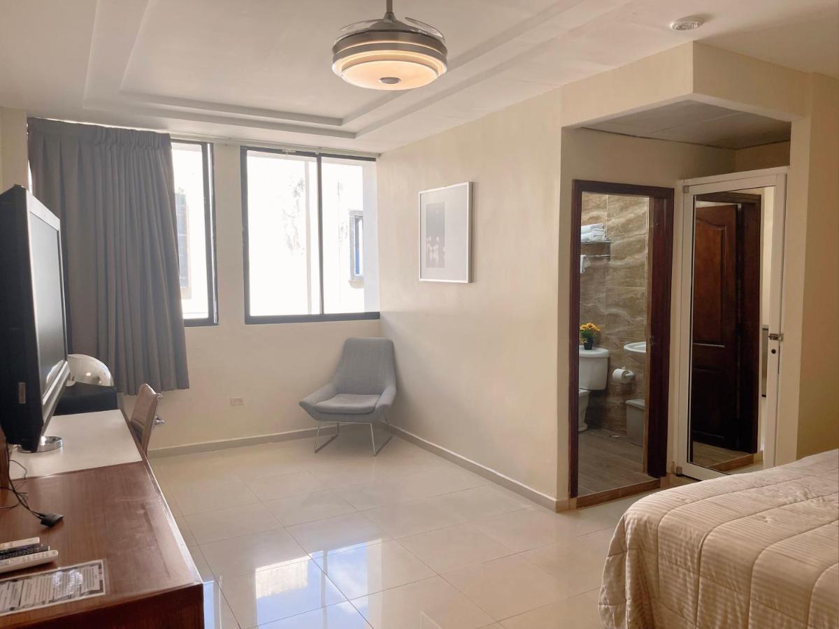 Hotel Libertad At Historic Main Street Santo Domingo Exterior photo