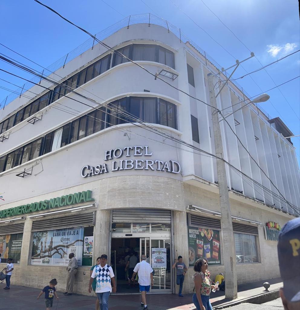 Hotel Libertad At Historic Main Street Santo Domingo Exterior photo