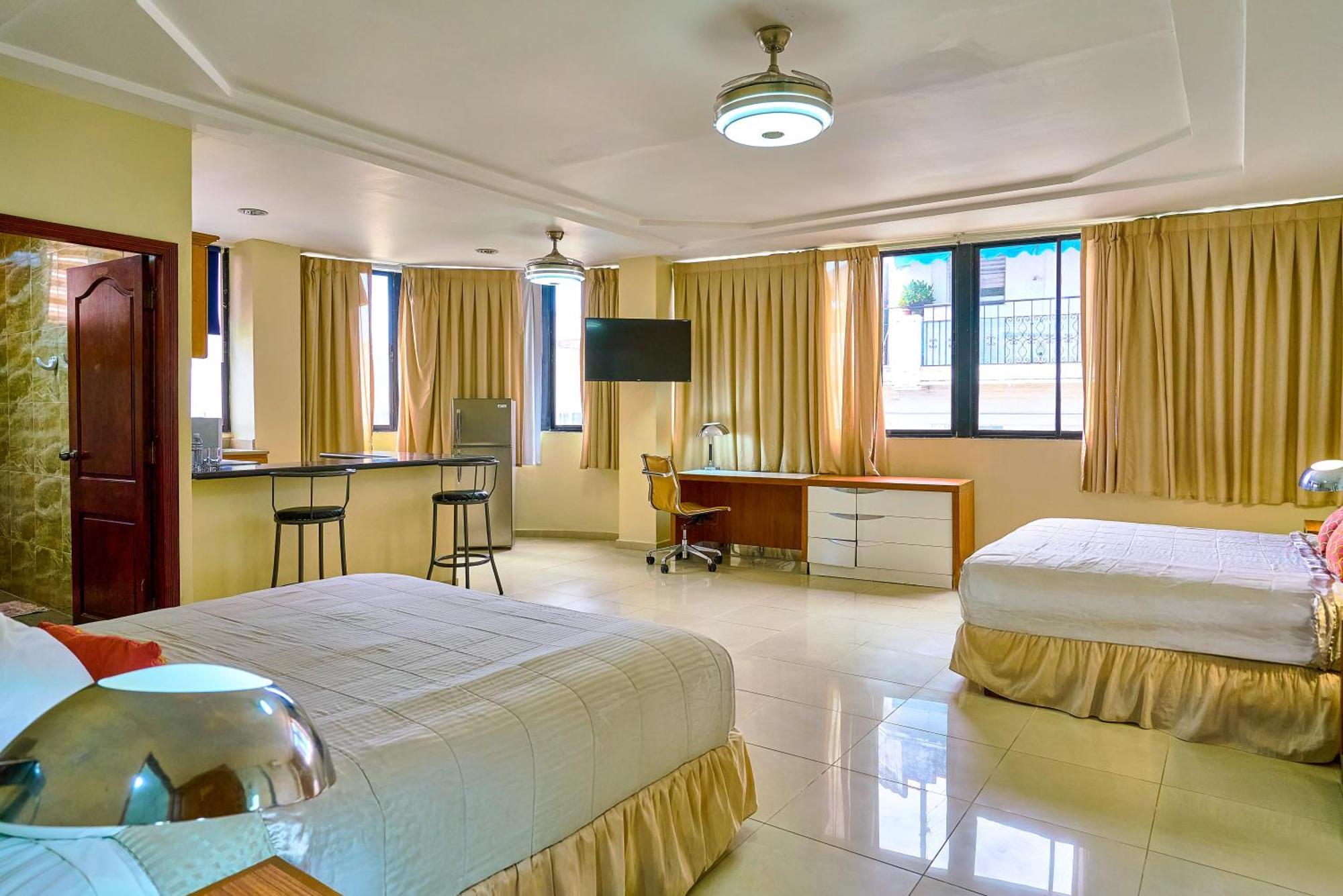 Hotel Libertad At Historic Main Street Santo Domingo Exterior photo