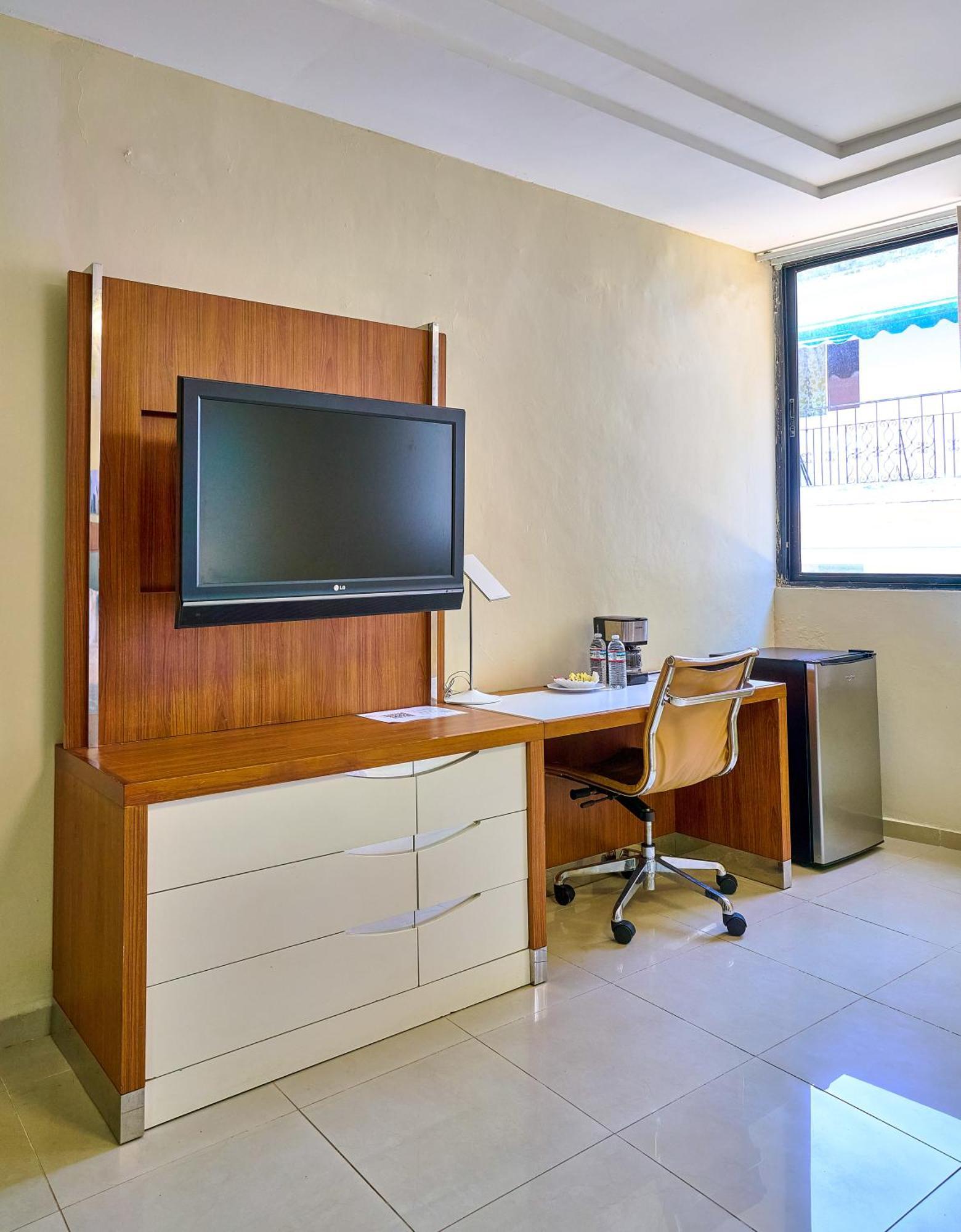 Hotel Libertad At Historic Main Street Santo Domingo Exterior photo